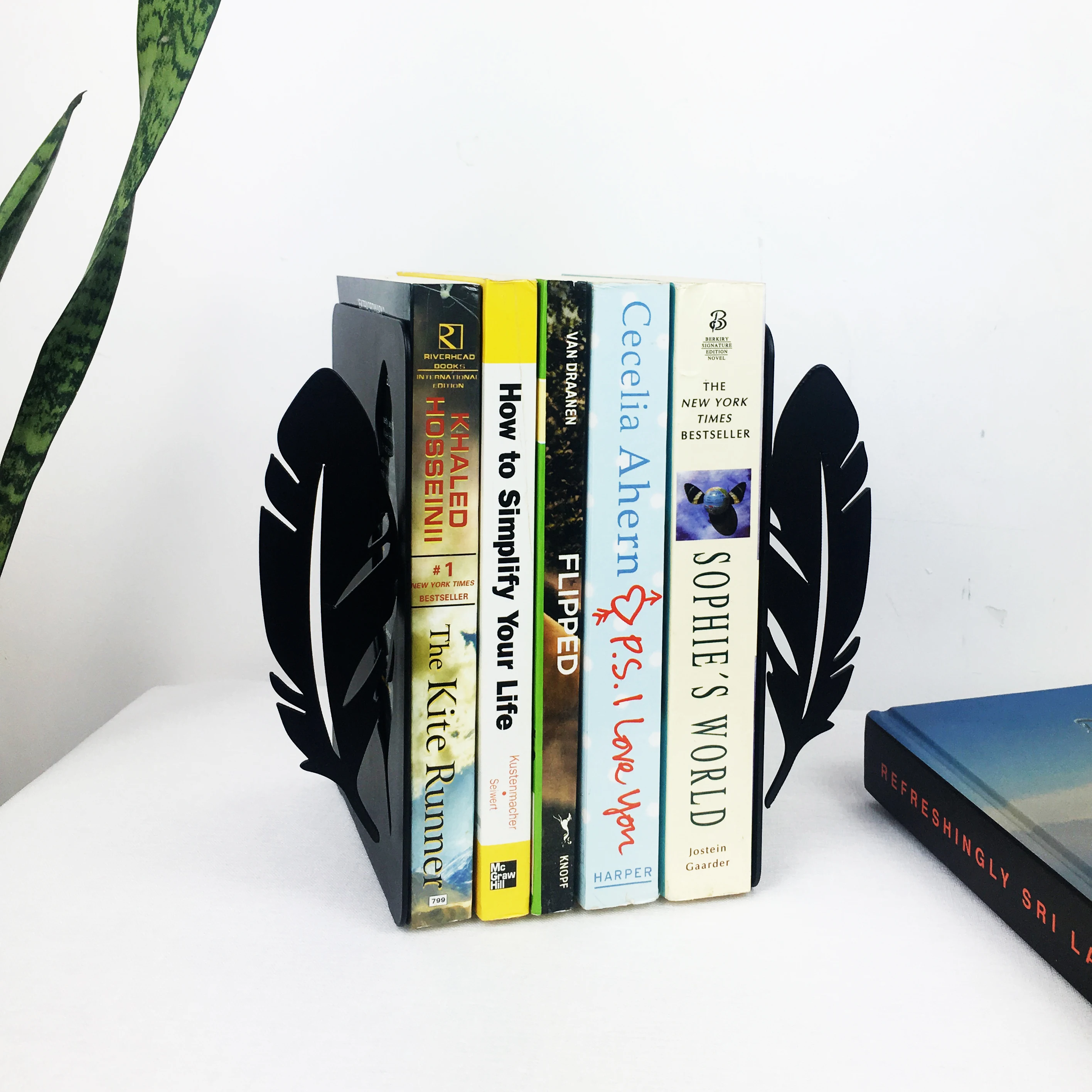 

bird feather bookends creative book stand Metal Bookend Iron Book rack School office Stationery supplies home decor book shelfs