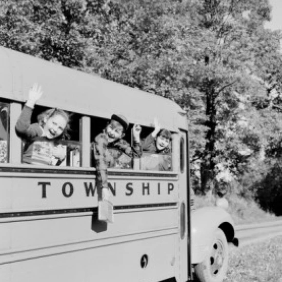 Girls and boy in school bus Poster Print (24 x 36) | Дом и сад