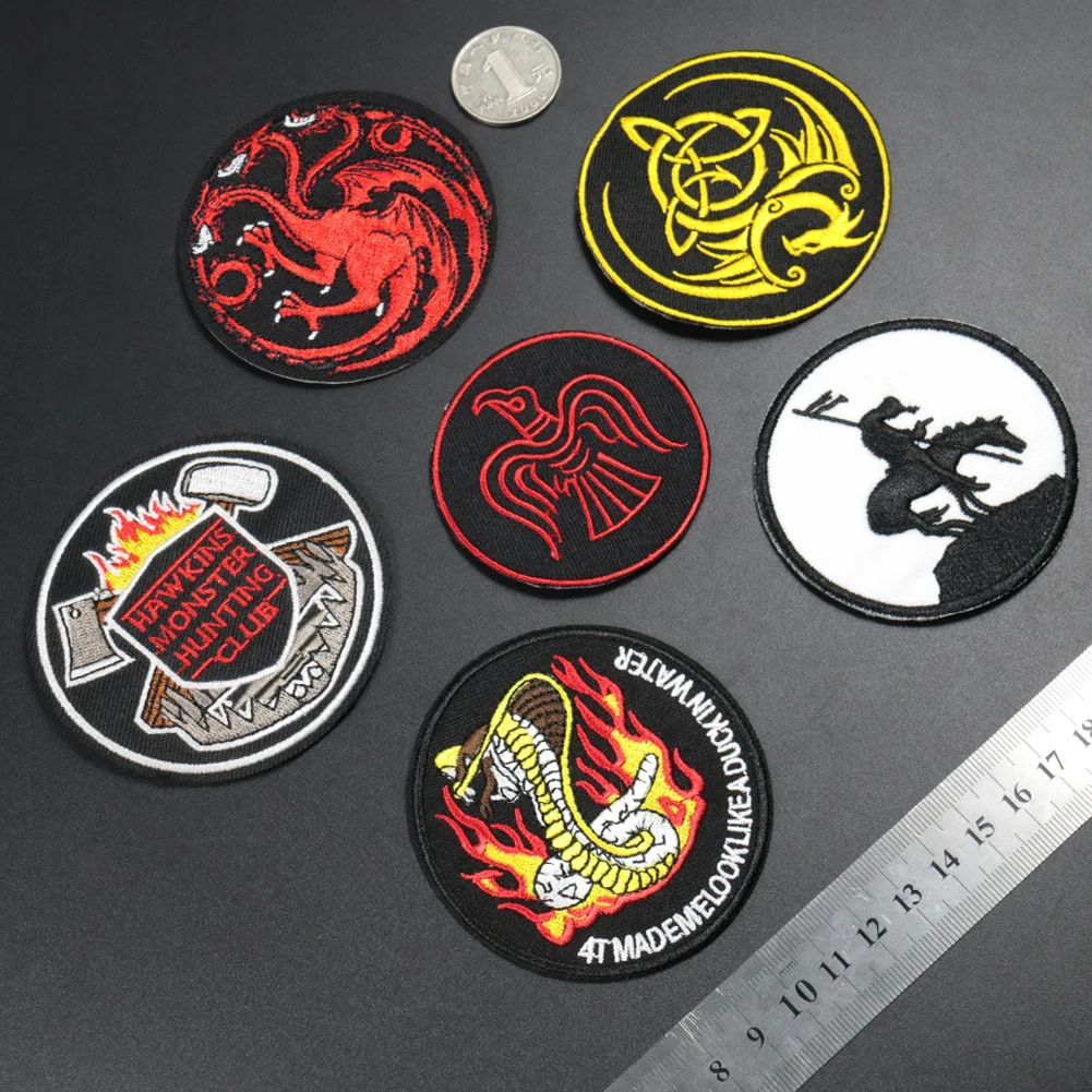 

Phoenix Knight Embroidered Badges Punk Style Appliques Round Fly Dragon Monster Hunter Cobra Dragon Iron On Clothes Accessories