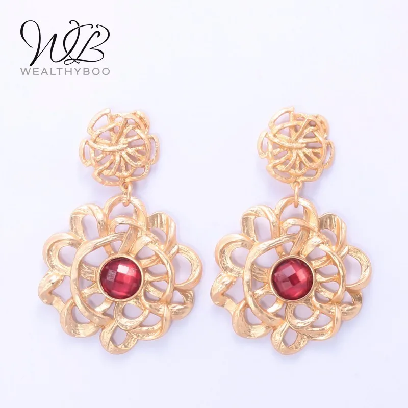 WEALTHYBOO New Women Round Cutout Pendant Earrings Gold Irregular Resin Decorative Fashion Accessories Pop Style | Украшения и
