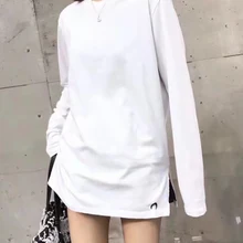 Harajuku с длинным рукавом Свободные топы женские Полумесяца вышитые футболки белый