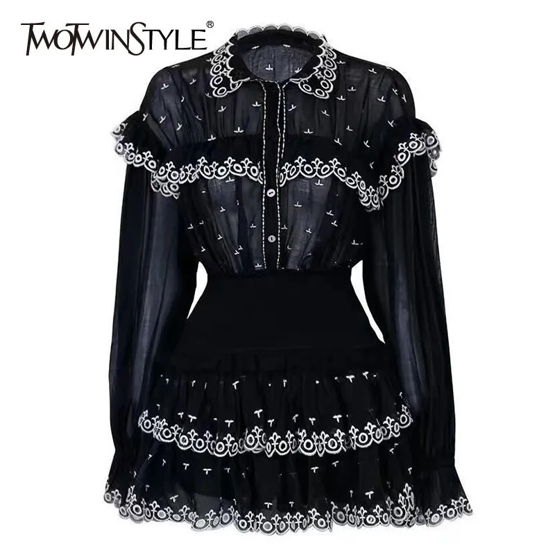 TWOTWINSTYLE Borduren Ruffle Patchwork Tweedelige Sets Vrouwelijke Perspectief Flare Mouwen Hoge Taille Mini Rokken Vrouwelijke Nieuwe TWOTWINSTYLE Borduren Ruffle Patchwork Tweedelige Sets Vrouwelijke Perspectief Flare Mouwen Hoge Taille Mini Rokken Vrouwelijke Nieuwe