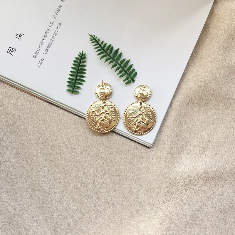 

Coin Earrings Geometric Round Stud Earrings Gold Metal for Women Ladies Aretes Femme Minimalist Party Jewelry Vintage Pendientes