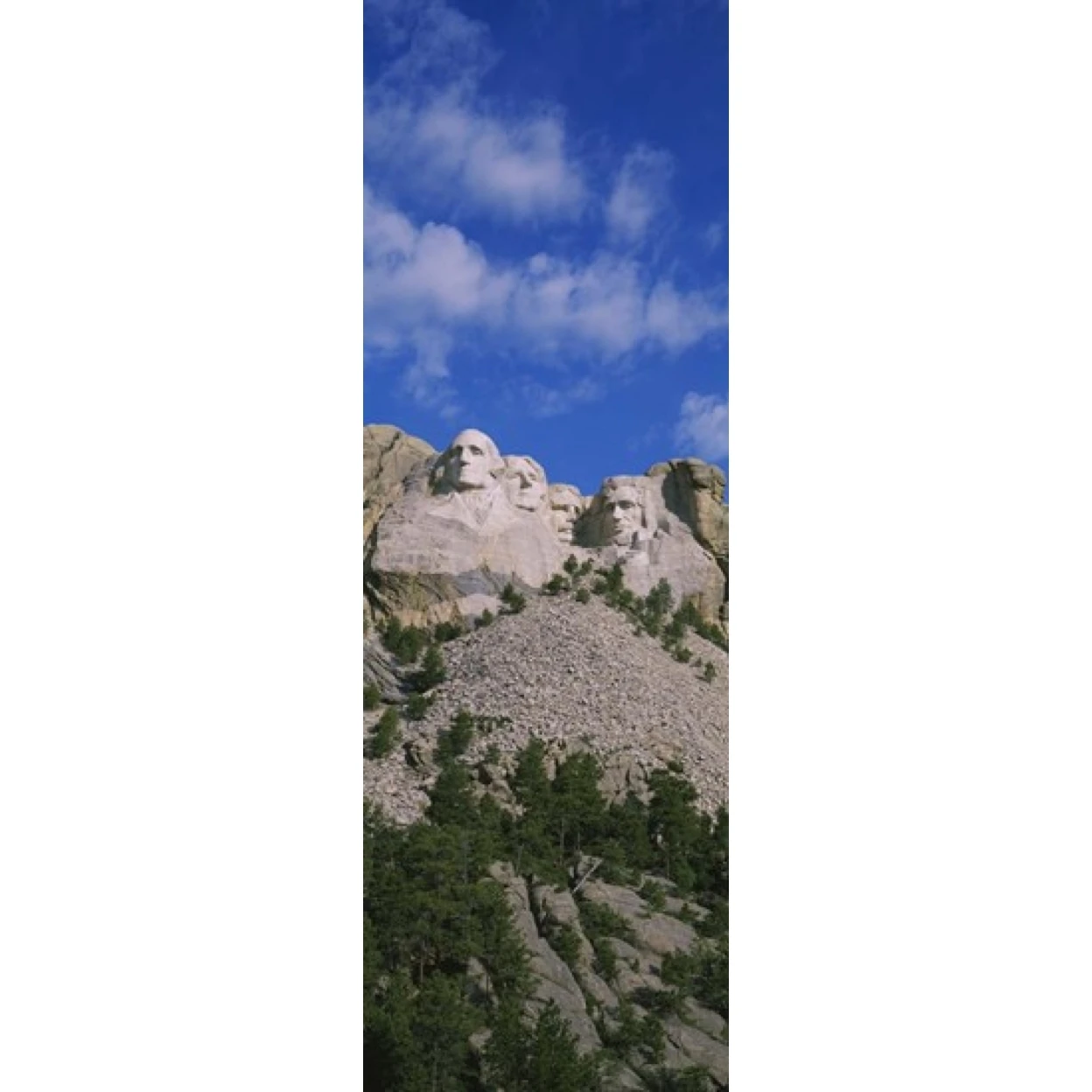 Скульптуры президентов США резные на скалах горы Mt Rushmore Национальный памятник