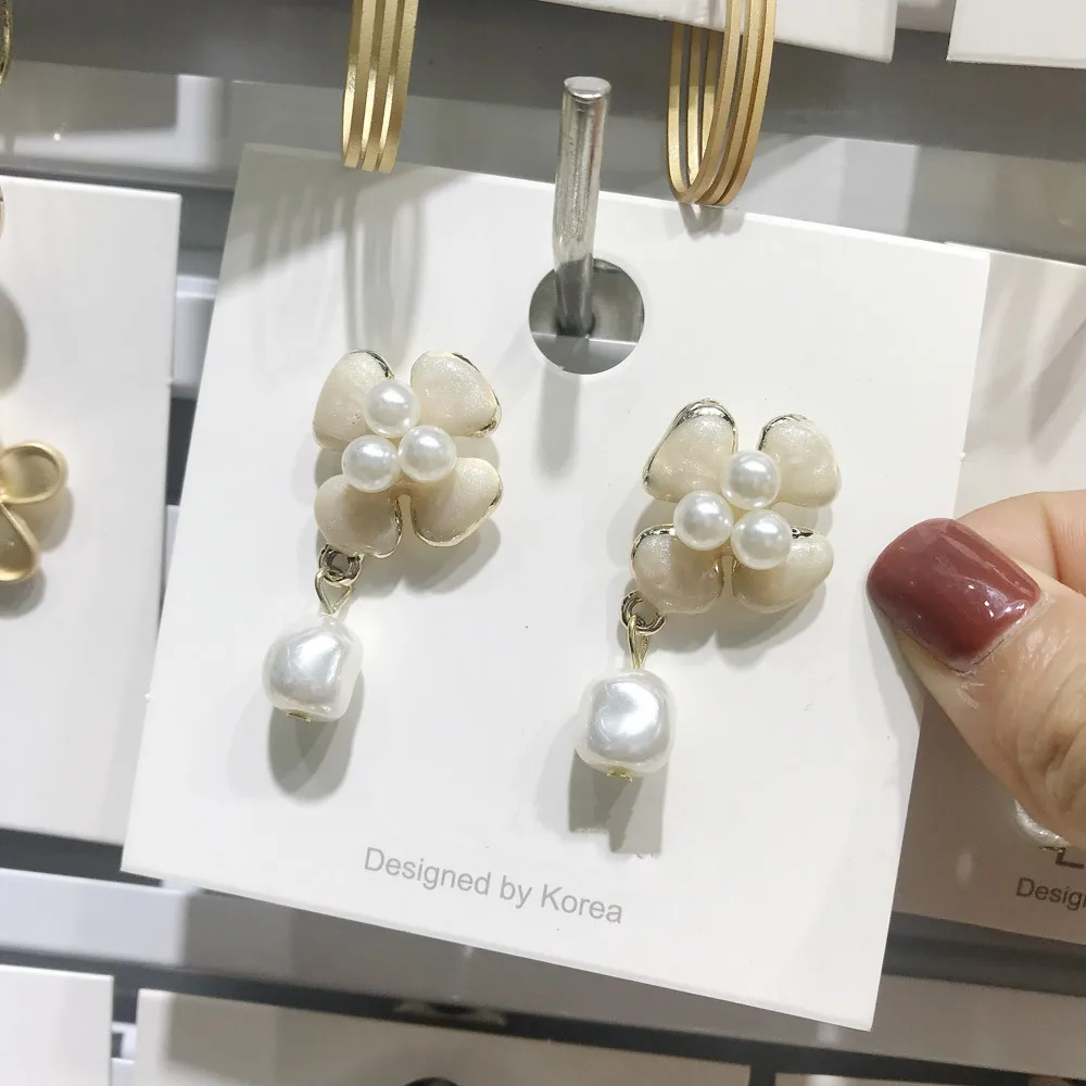 

2019 Korea New Temperament Elegant Luxury Shell Metal Freshwater Pearl Peach Blossom Pendant Earrings Girls Party Gifts