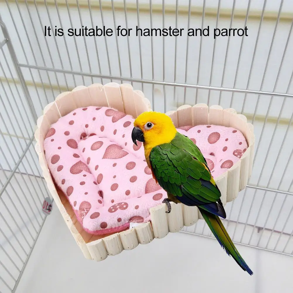 

Hot New Design Small Animal Pet Bird Warm Wooden Sweet Heart Shape Sleeping House Bed for Pet Cat Hamster with Cushion
