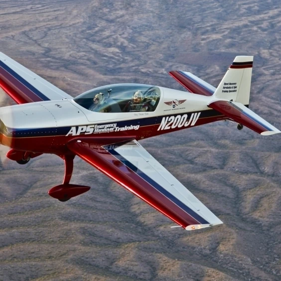 Extra 300 aerobatic aircraft над Mesa Arizona плакат печать (36x20) |