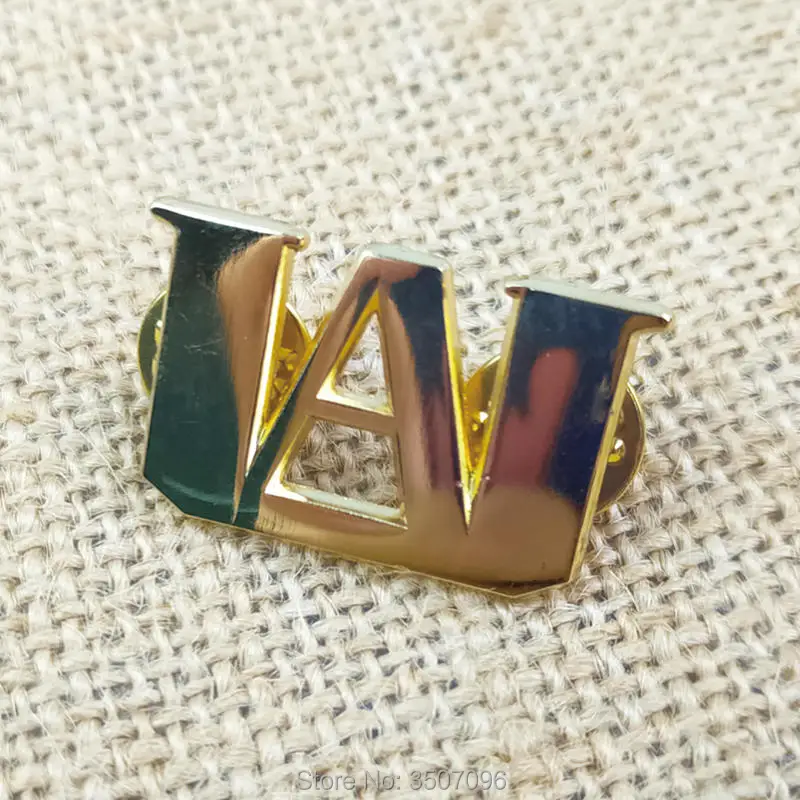 

Anime My Hero Academia School Badge Midoriya Izuku Bakugou Katsuki Metal School Brooch Japan No Hero Academia Pins Cosplay Gift