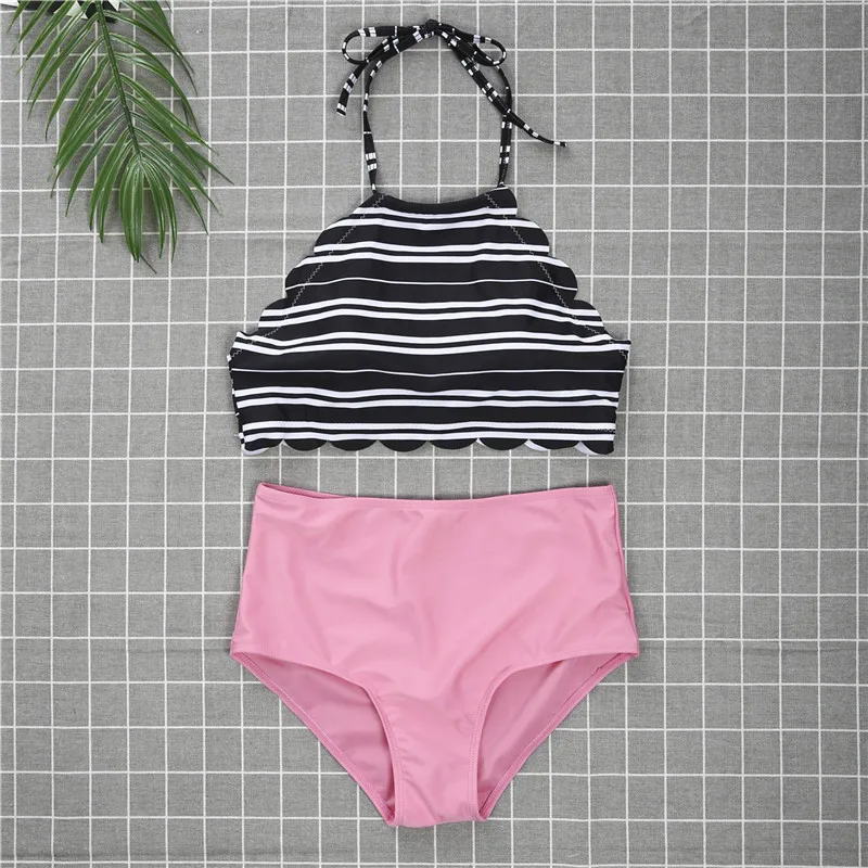 

Family Matching Swimsuit New Stripe Mother And Daughter Swimwear Women Summer Beachwear Bikini Sets Mom And Me Swimsuits 2019