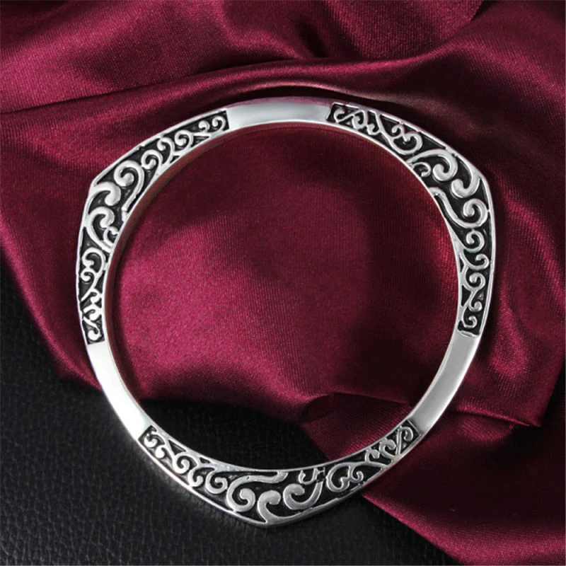 

Vintage Ethnic Tibetan Carved Flower Triangle Bracelet For Men Women Jewelry Charm Metal Bangle Shellhard pulseira feminina