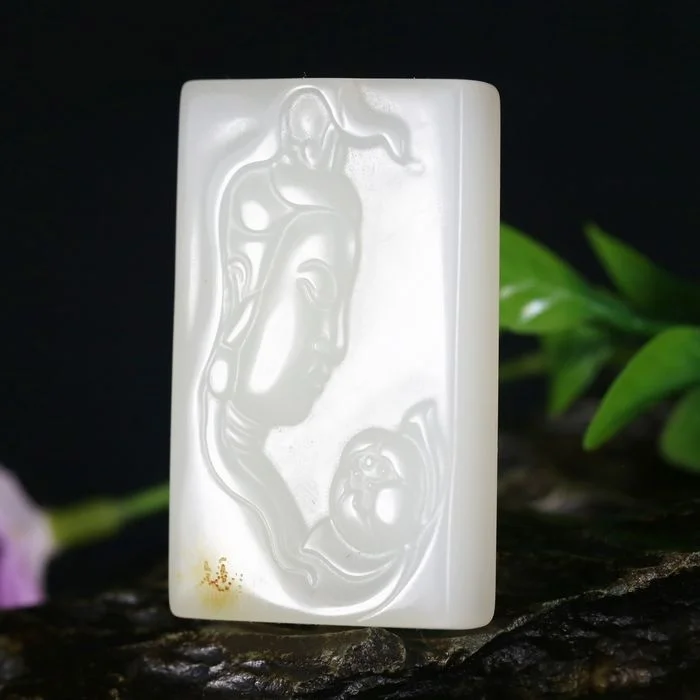 

Xinjiang Hetian White jade Guanyin seed material jade Pendant bowlder buddha jadeware plate Guanyin Bodhisattva about 49*28*11mm