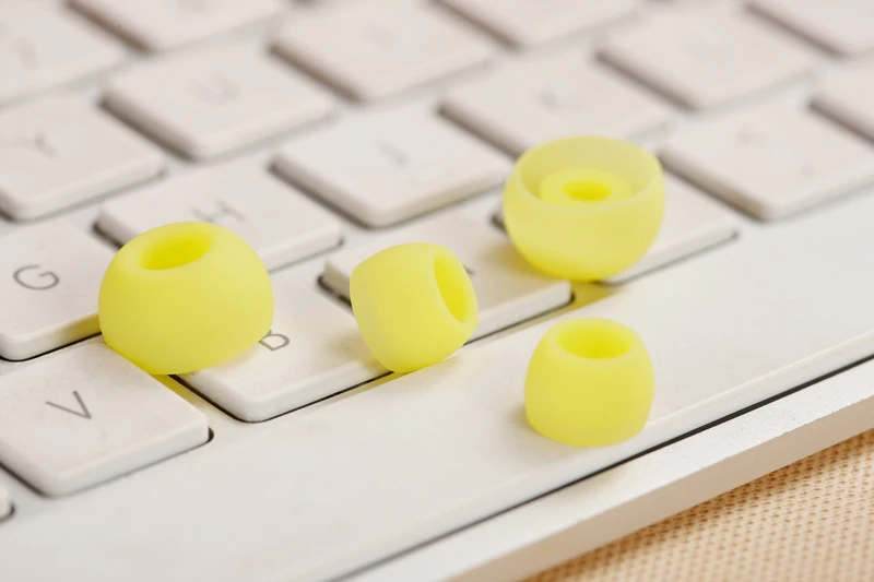 Wallytech WHF-111 earphone yellow ear buds