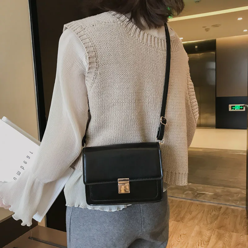 

2019 New Korean Version Black Small Square Women Bag Fashion Handbags Retro Shoulder Bag Messenger Bag Mobile Phone Bag OC214