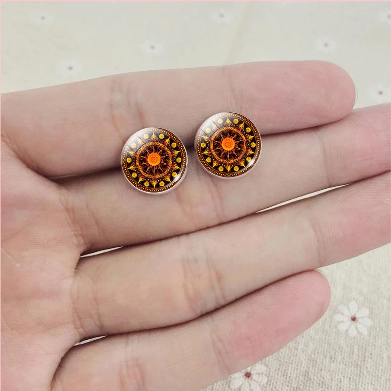 Красочные буддийские серьги гвоздики из хрустального стекла с мандалой