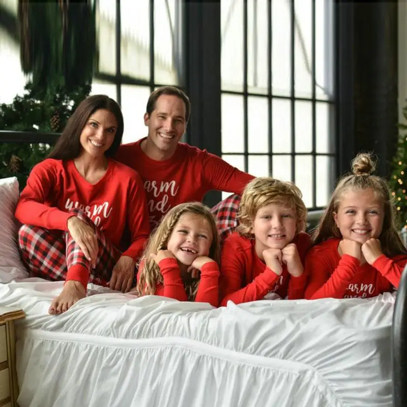 

2018 New Year Family Christmas Pajamas Family Match Family Matching Sleepwear Set 2pcs Christmas Long Sleeve T-shirt Pants Suit