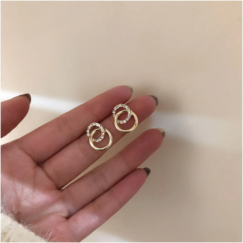

2019 Korea Simple Geometric Gold Metal Simple Round Crystal Classic Double Circle Link Stud Earrings For Women Party Jewelry