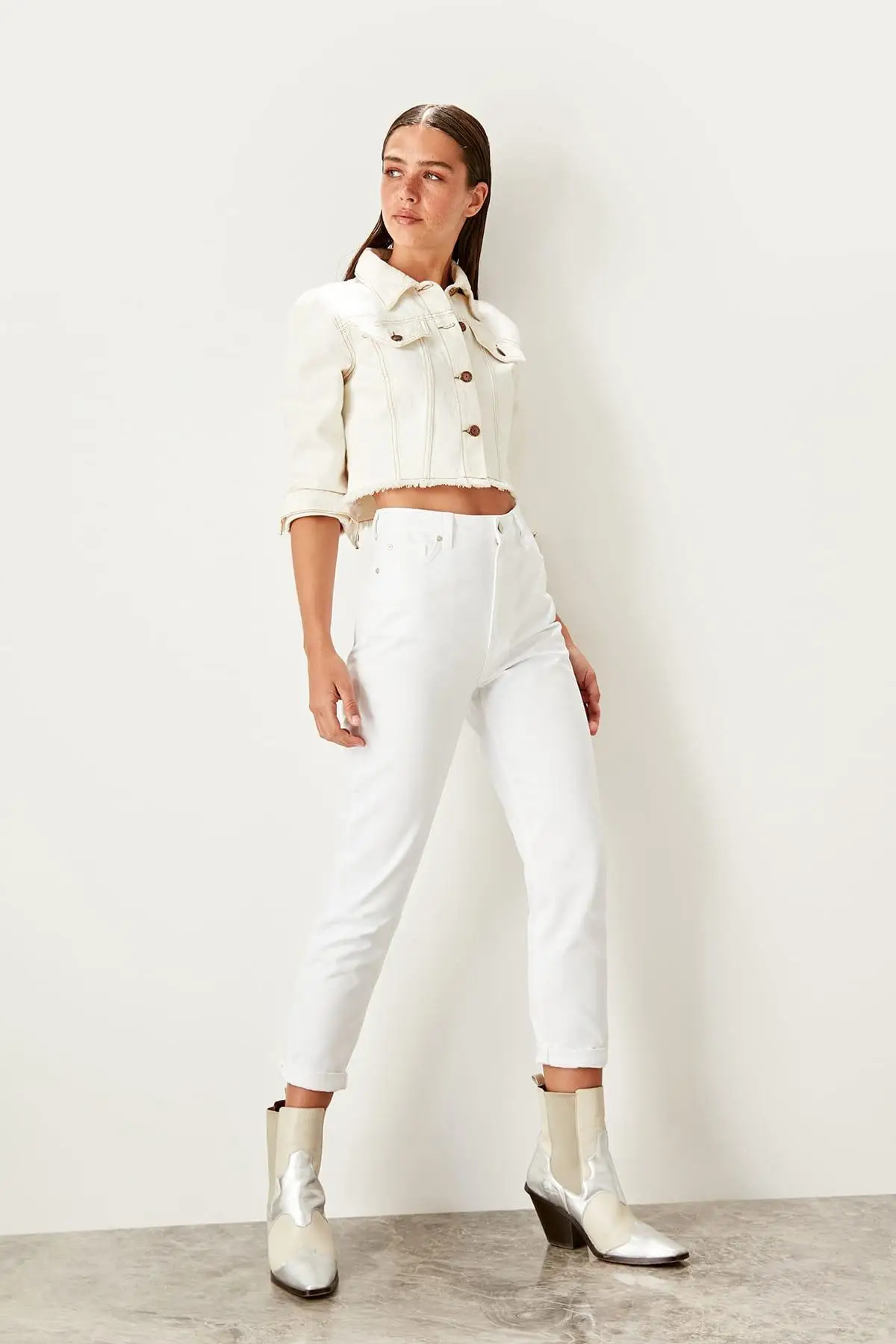 Trendyol-White-High-Waist-Mom-Jeans-Casual-Skinny-Denim-Pencil-Pants-TWOSS19LR0246.jpg