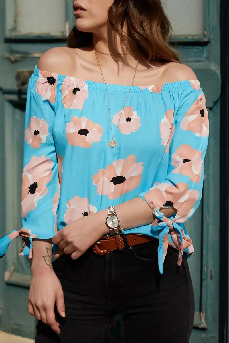 

Xhan Women Turquoise Handle Gusset Madonna Collar Blouse 9KXK2-40610-13