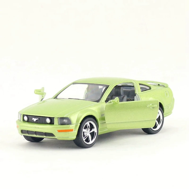 KINSMART литая металлическая модель/Масштаб 1:36/2006 Ford Mustang GT