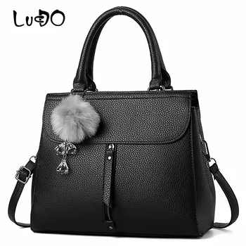 

LUCDO New Fashion Fur Ball Ornaments Medium Handbag Women Brand Shoulder Messenger Crossbody Bags Ladies Leather Casual Tote Sac