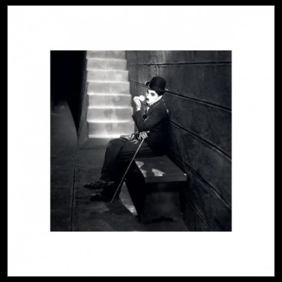 Charlie Chaplin-City Lights ламинированный плакат в рамке (16x16) | Дом и сад