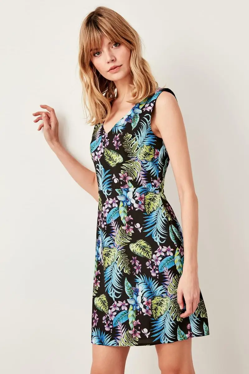 

Trendyol Black Patterned Dress TWOSS19LJ0136