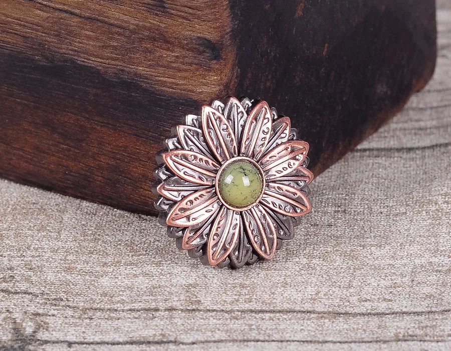 

10PC 30*30MM Flower with Beige Turquoise Button Antique Copper Screw Back Shoes Bag LeatherCraft Decoration Horse Saddles Decor