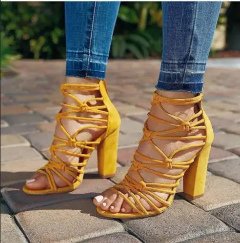 

2019 Spring/autumn Fashion Mature Women Sandals High Heel Patent Leather Pointed Toe Totem Wear For Wedding