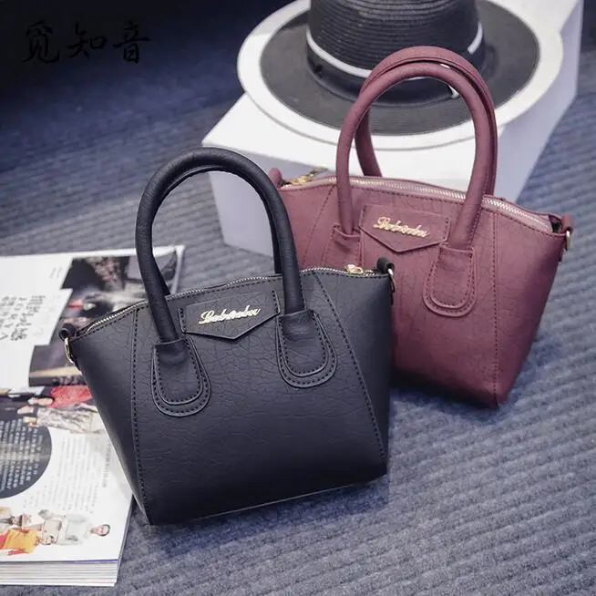 

Fashion New Handbags High Quality Pu Leather Female Bag Korea Mini Smile Face Pack Women Shoulder Bag Messenger Bag Burst Crack
