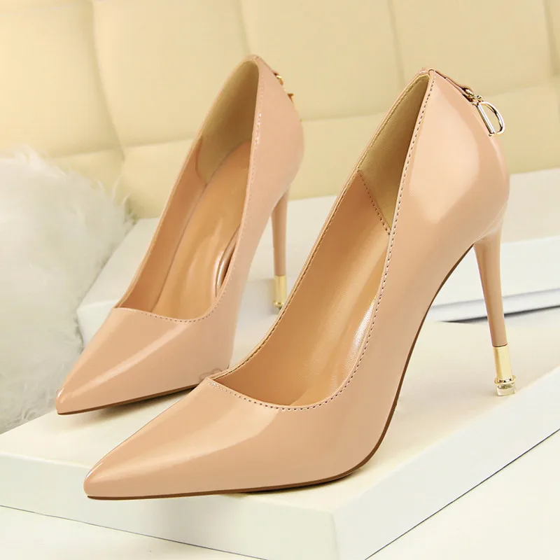 

2018 High Quality Sexy Women Pumps Pointed Toe Shoes Metal Bowtie Thin High Heels Wedding Shoes Pumps Party Shoes DS-A0155