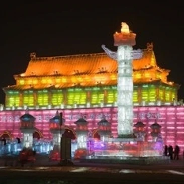 Haerbin Ice and Snow World Festival Heilongjiang Province China печать Уолтера Бибикова (24x15) | Дом и сад
