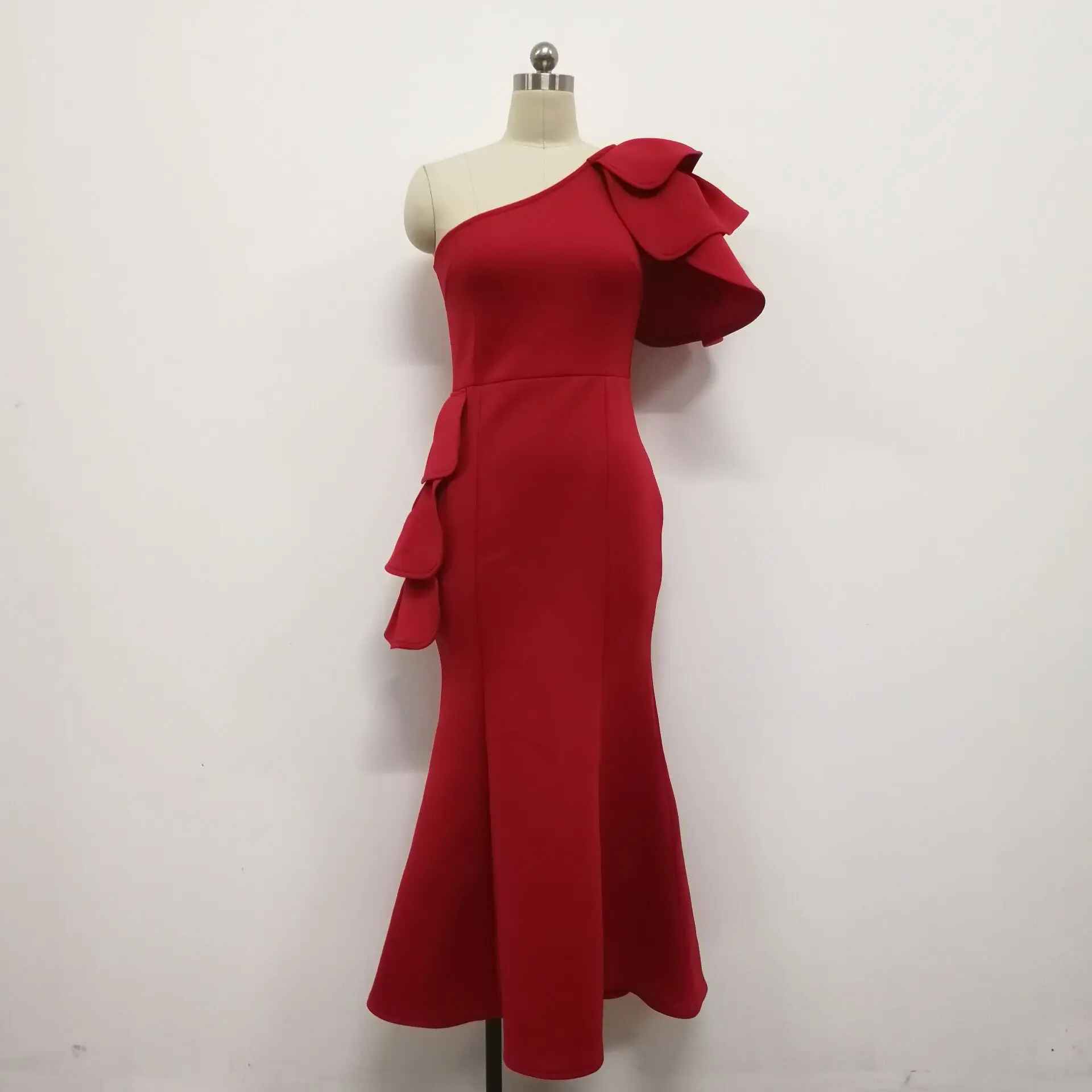 Женское платье на одно плечо для рождественской вечеринки, красное платье макси с оборками, праздничное платье в африканском стиле, длинное облегающее платье, платья размера плюс XXL