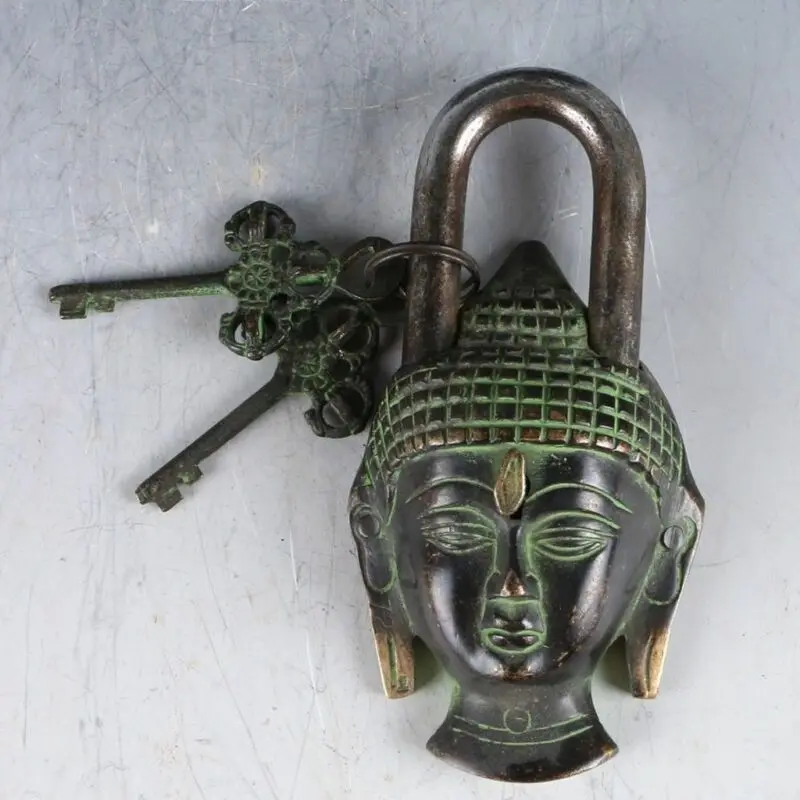 

Collectable Chinese Brass Carved Kwan-yin Bodhisattva Lock Key Exquisite Small Statues