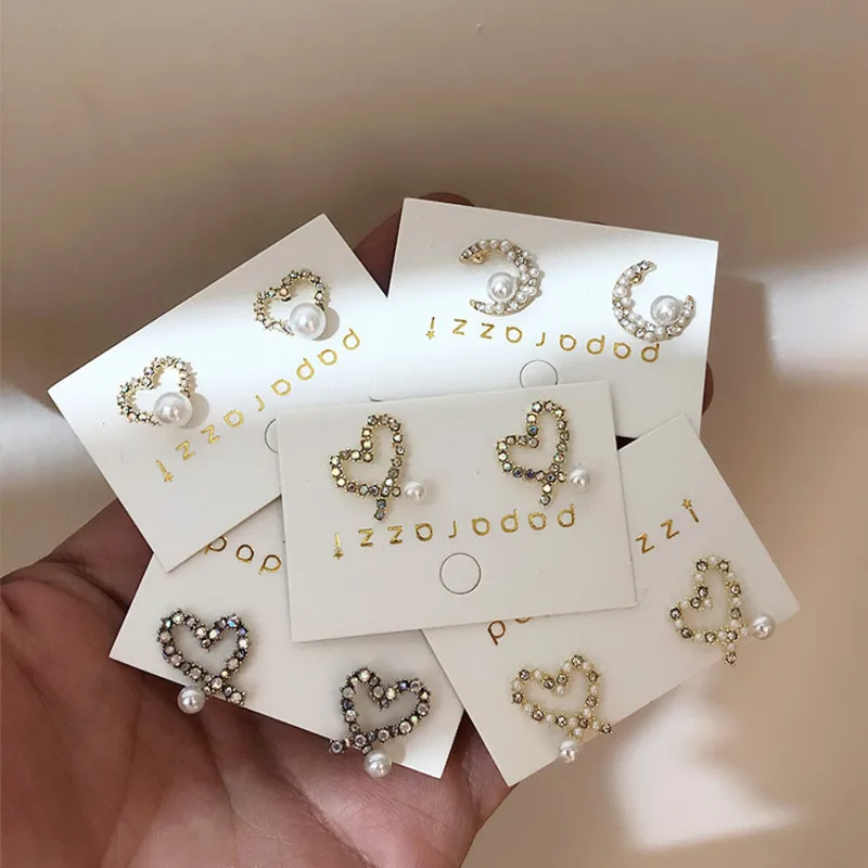 

2019 Korean Retro Sweet Cute Temperament Wild Full Crystal Love Earrings Moon Pearl Geometry Metal Gold Girl Ladies Earrings