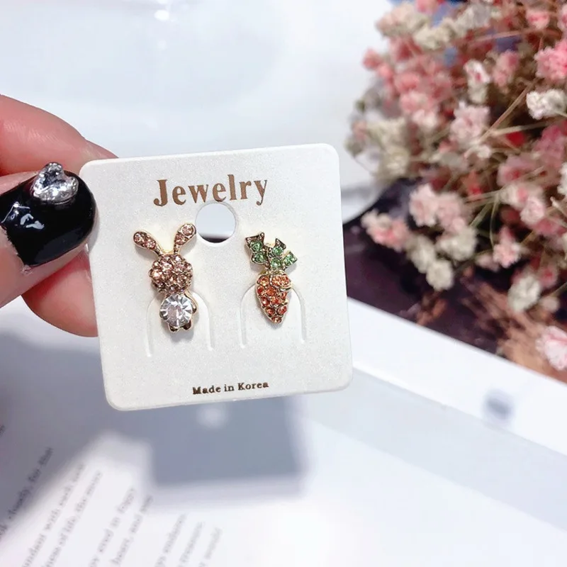

Animal Collection Metal Gold Cute Rabbit & Carrot Small Fresh Cute Full Crystal Stud Earrings For Personality Women Fashion