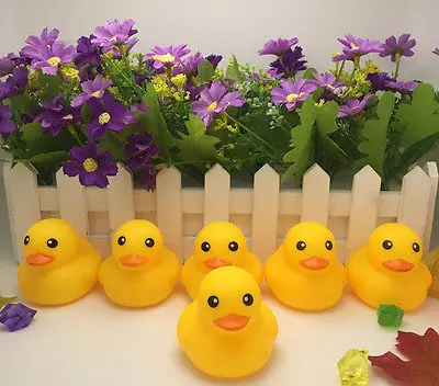 

10Pcs/lot ! Adorable Lovely Mini Yellow Rubber Race Squeaky Bathing Duck Ducky Rubber Squeaky Duck Baby Cute Kids Toys Gift