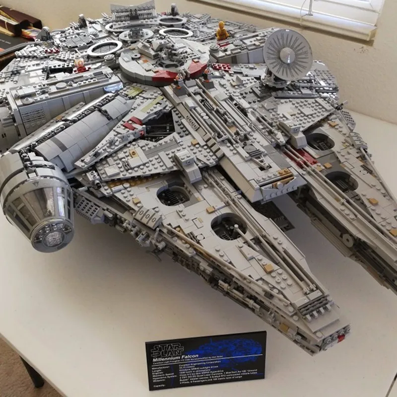 

Lepin 8445pcs Ultimate Millenaries Falcon Flagship Assembling Spelling Insert Building Block Toys 05132 Star Wars Series Block
