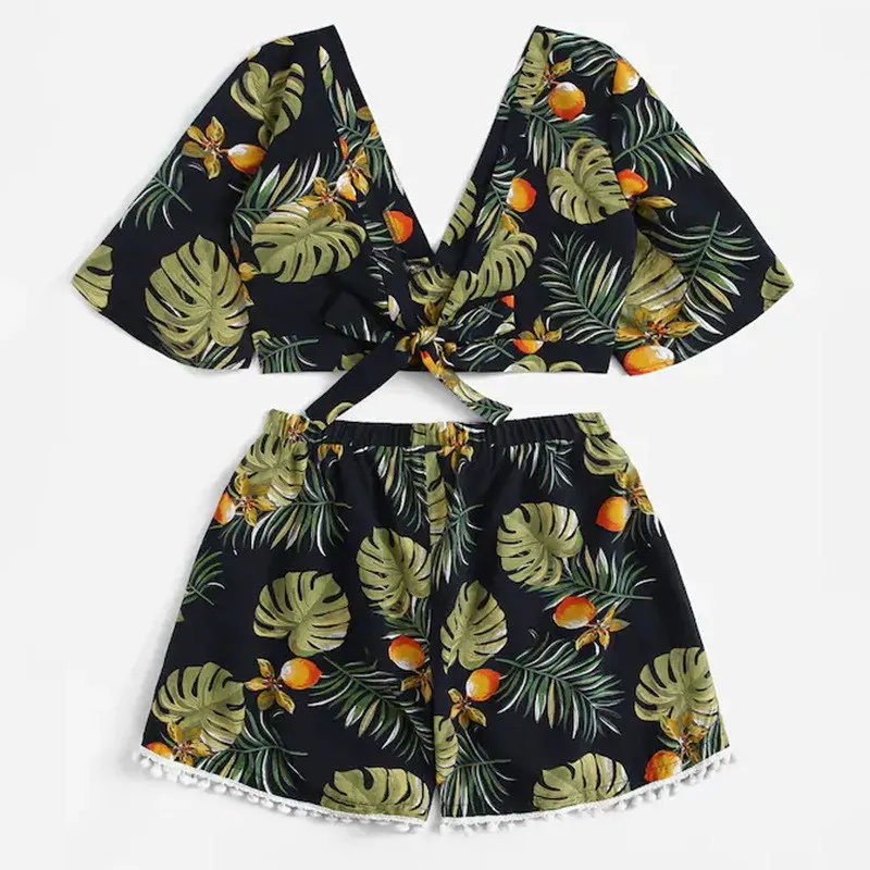 

Plus Size 2019 Summer Women Two Piece Set Boho Deep V Neck Print Top Shorts Set Short Sleeve Crop Top Women Sets