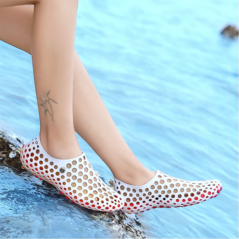 Кроссовки мужские пляжные сандалии летние дышащие унисекс водонепроницаемая обувь тапочки с отверстиями открытый босиком сад уличная прогулочная обувь