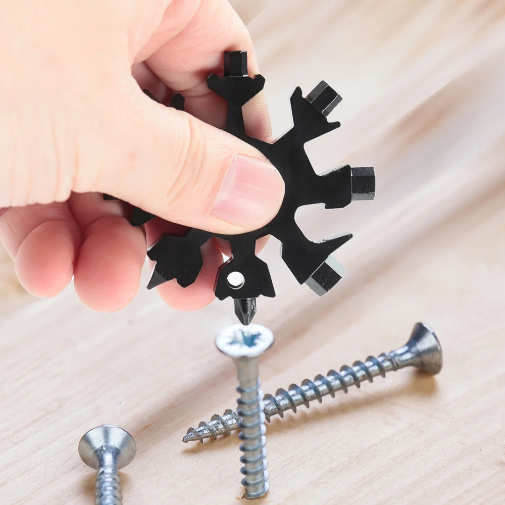 

18 in 1 Snowflake Multi-tool Card Screwdriver Keychain Combination Tools