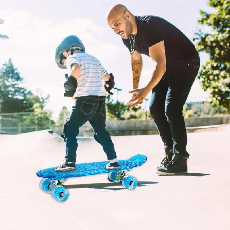 

LED Luminous Kid's Skateboard Safe Stable Durable Four Wheels Fish Skateboard For Children