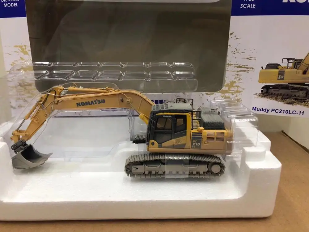 

Universal Hobbies 1/50 Komatsu Muddy PC210LC-11 Excavator DieCast Model UH8144