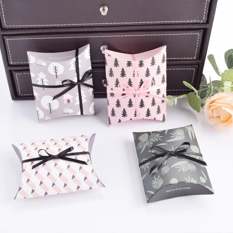 20pcs/lot New Colorful Pillow Box Ribbon Bow Present Carton Pouch Kraft