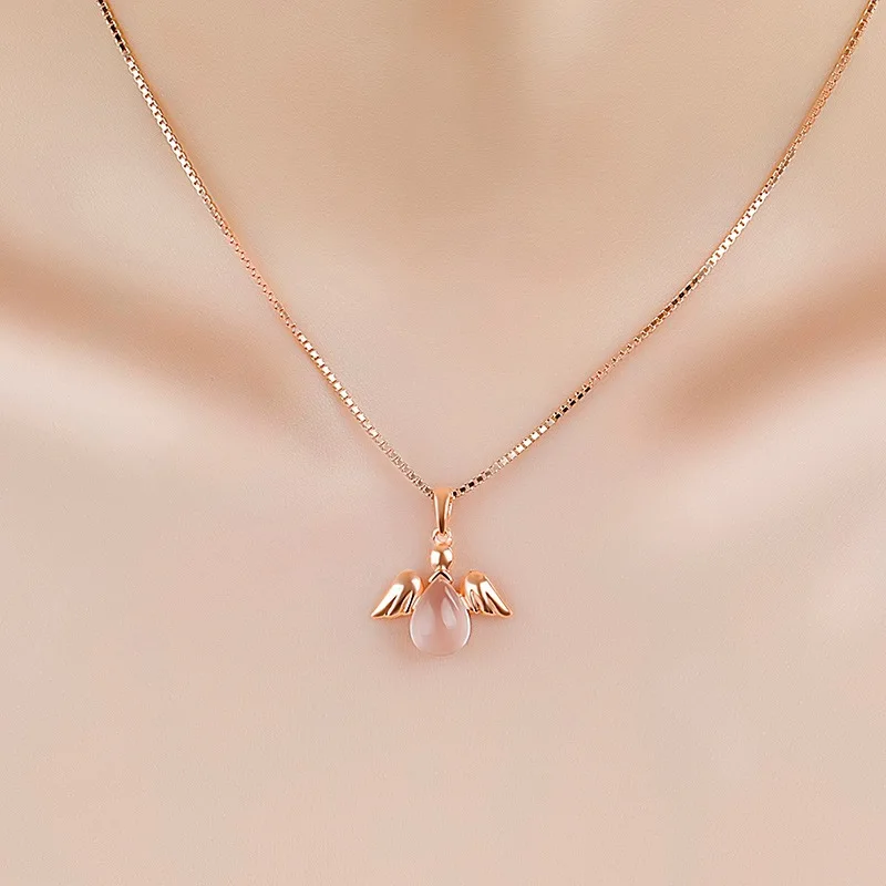 

Korean Necklace Rose Gold Pendant Necklace Natural Stone Powder Bohemian Crystal Necklace Sexy Engagement Wedding Party Pendant