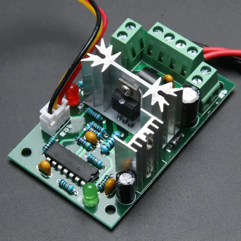 Контроллер скорости двигателя постоянного тока C10V12V24V30V 120 Вт ШИМ 500 Гц