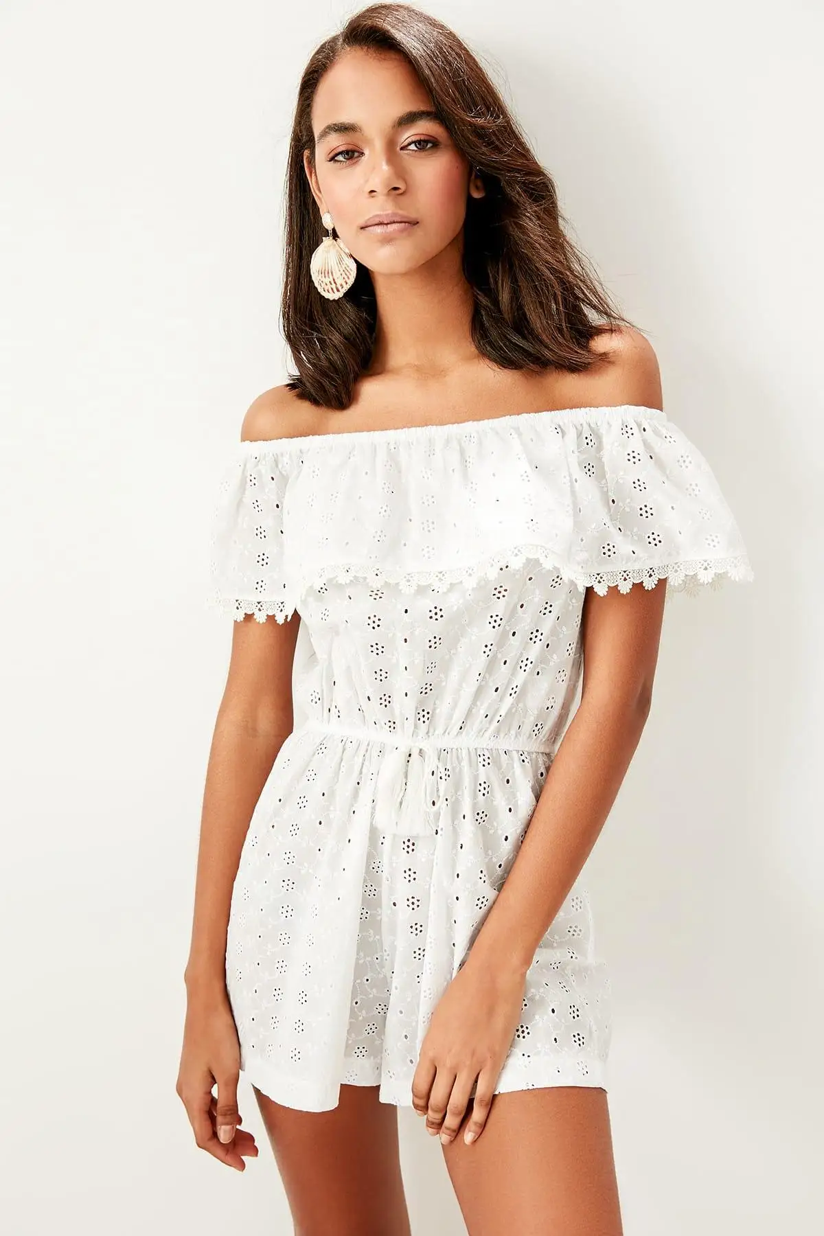 

Trendyol White Waist Tassels Jumpsuit TBESS19DU0172