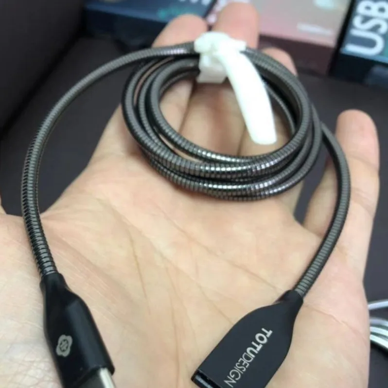 TOTU المعادن سلك مايكرو كابل usb لسامسونج شاحن هاتف محمول يعمل بنظام تشغيل أندرويد مزامنة بيانات شحن سريع تهمة كابلات 1 M سلك microusb شاحن الحبل