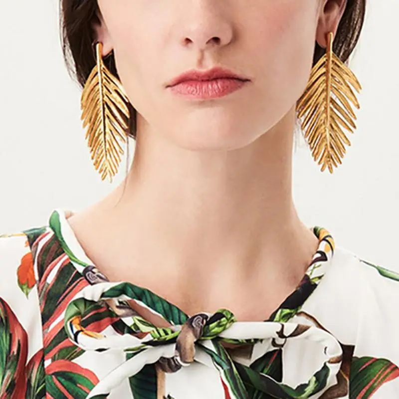 

2 Pairs European And American Style Elegant Metal Leaves Shaped Earrings Eardrops Fashionable Design Creative Earrings Jewelry