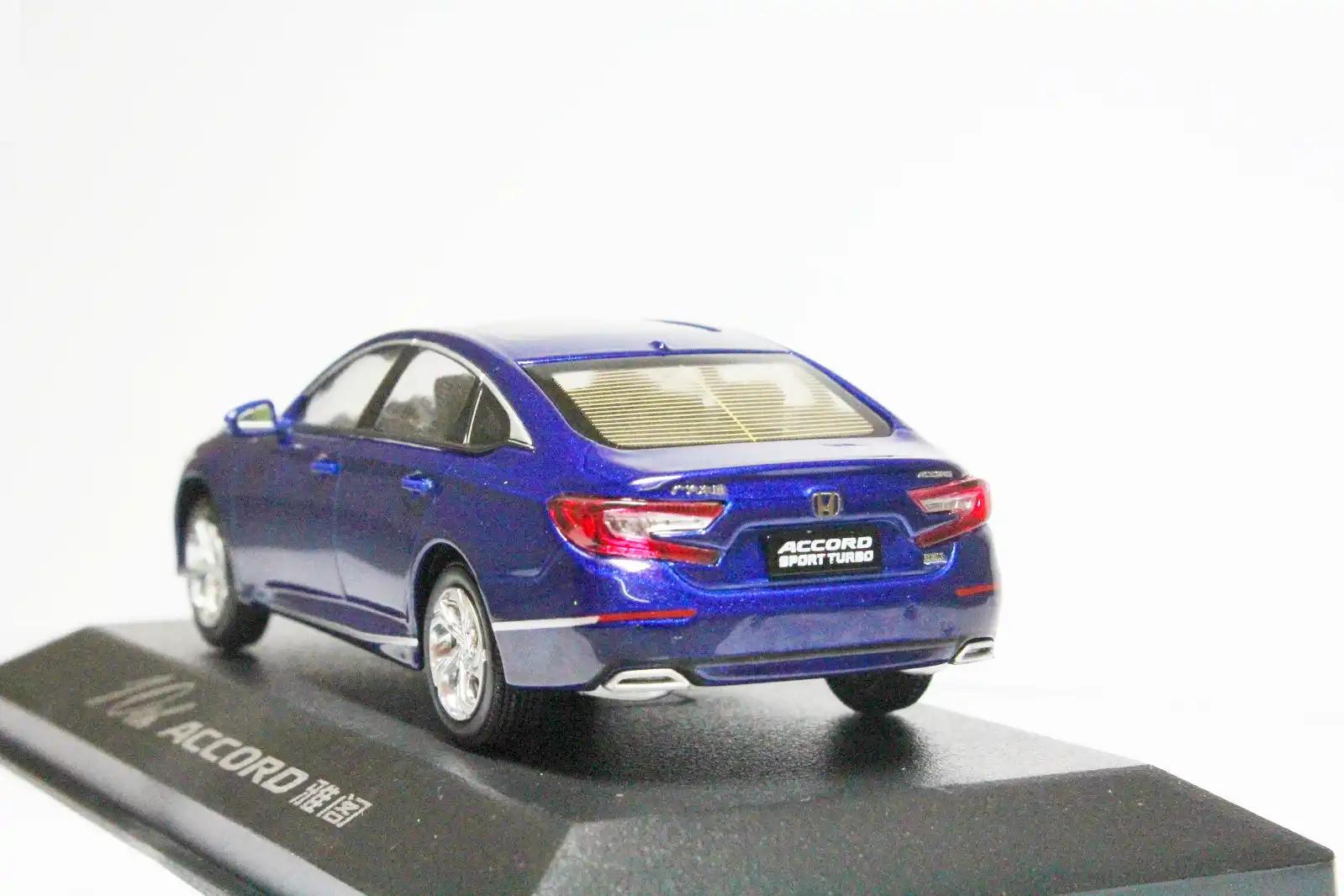 1:43 Scale 10th Generation Honda All New Accord 2018 Blue Diecast model
