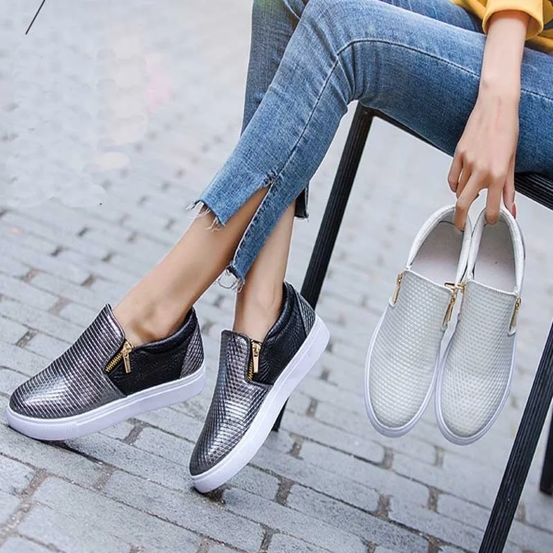 

Casual Women Shoes Flats Loafers Snakeskin Ladies Shoes Zipper Sneakers Zapatos De Mujer Black White Flat Shoes